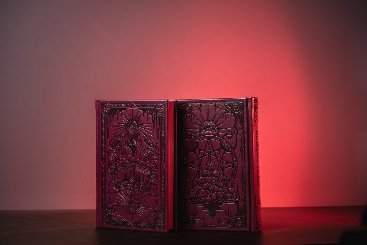 She Dreams in Blood: Obsidian Path Vol. 2 (Collector's Edition)