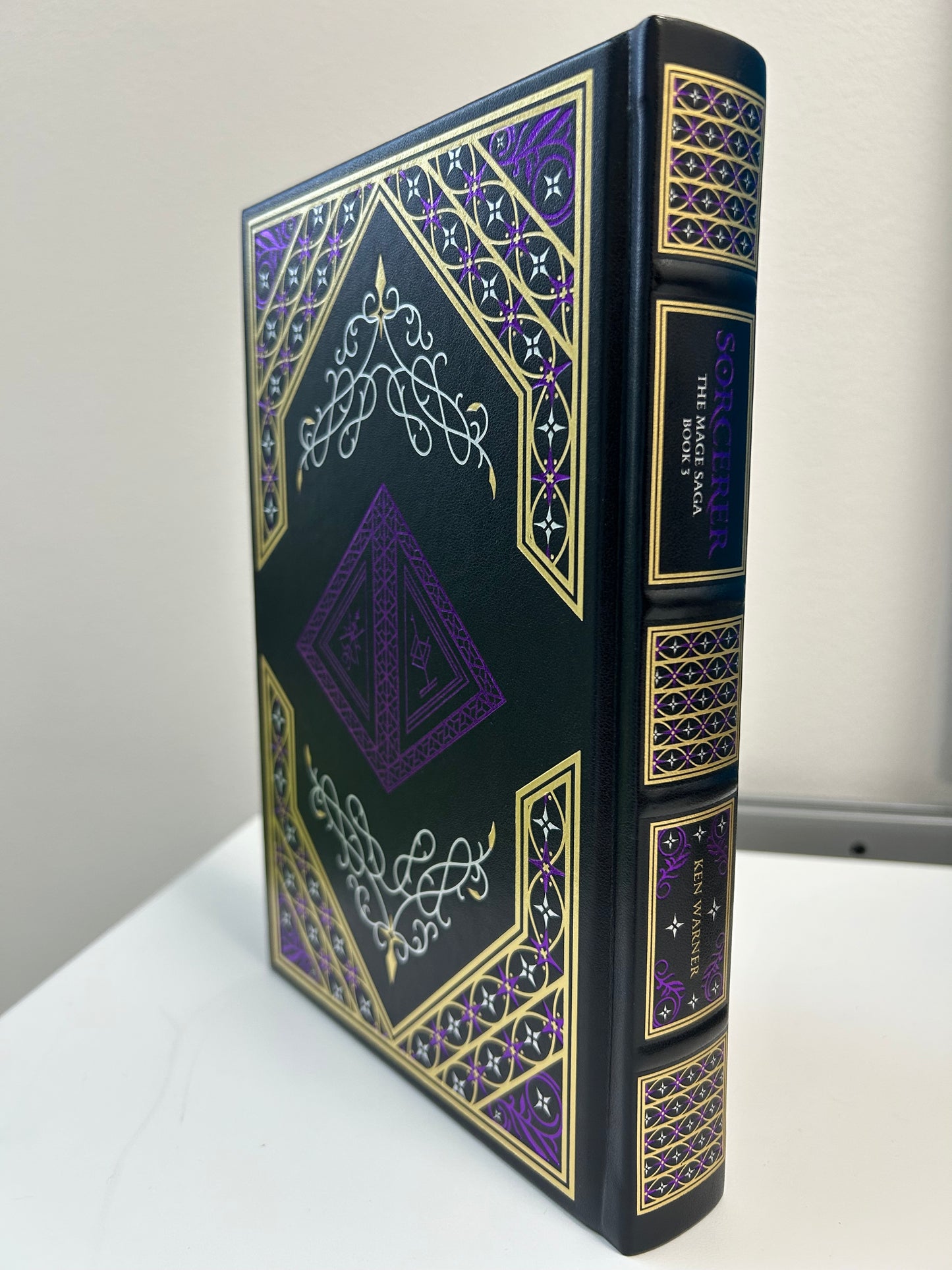 The Mage Saga Book 3: Sorcerer (Collector's Edition)