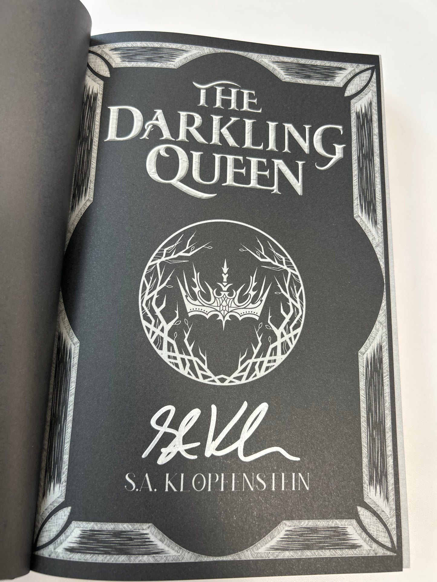 The Darkling Queen: The Shadow Watch Saga Book 3 (Collector's Edition)